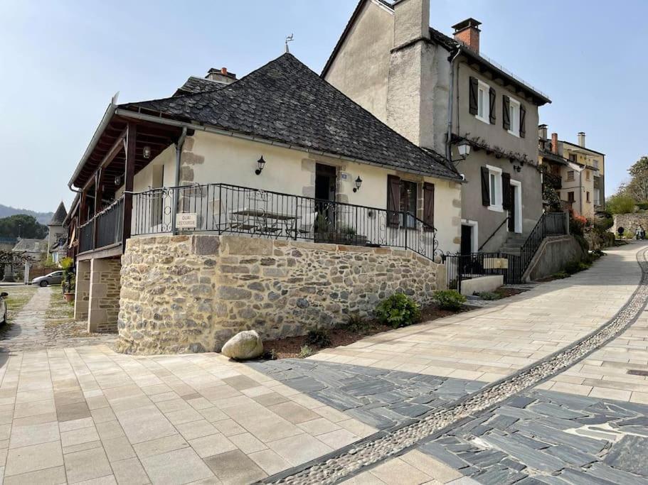 Maison En Pierre Sur Les Quais De La Dordogne Argentat Luaran gambar