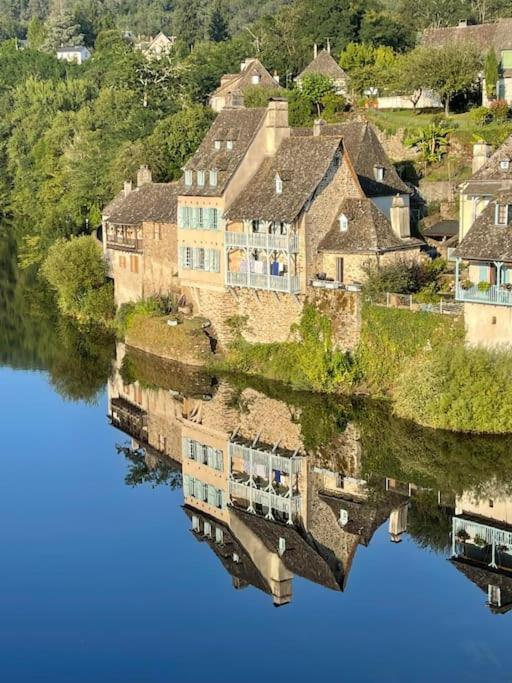 Maison En Pierre Sur Les Quais De La Dordogne Argentat Luaran gambar